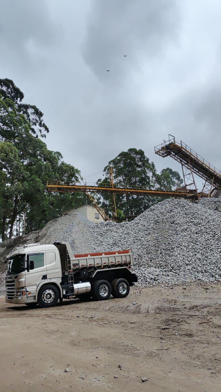 empresa hipólito areia e pedra focada em realizar sonhos e garantir sucesso em sua construção