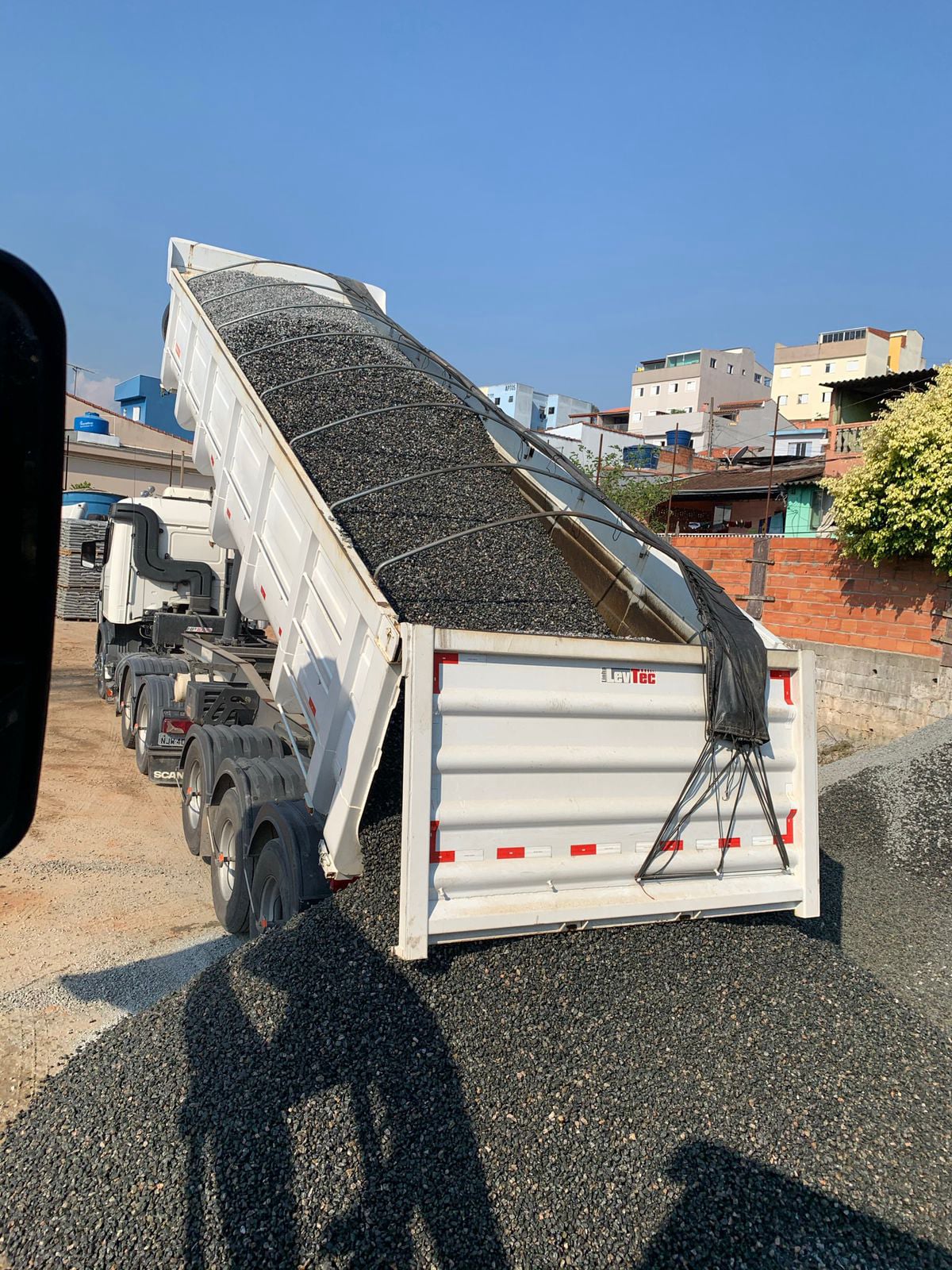 empresa hipólito areia e pedra focada em realizar sonhos e garantir sucesso em sua construção