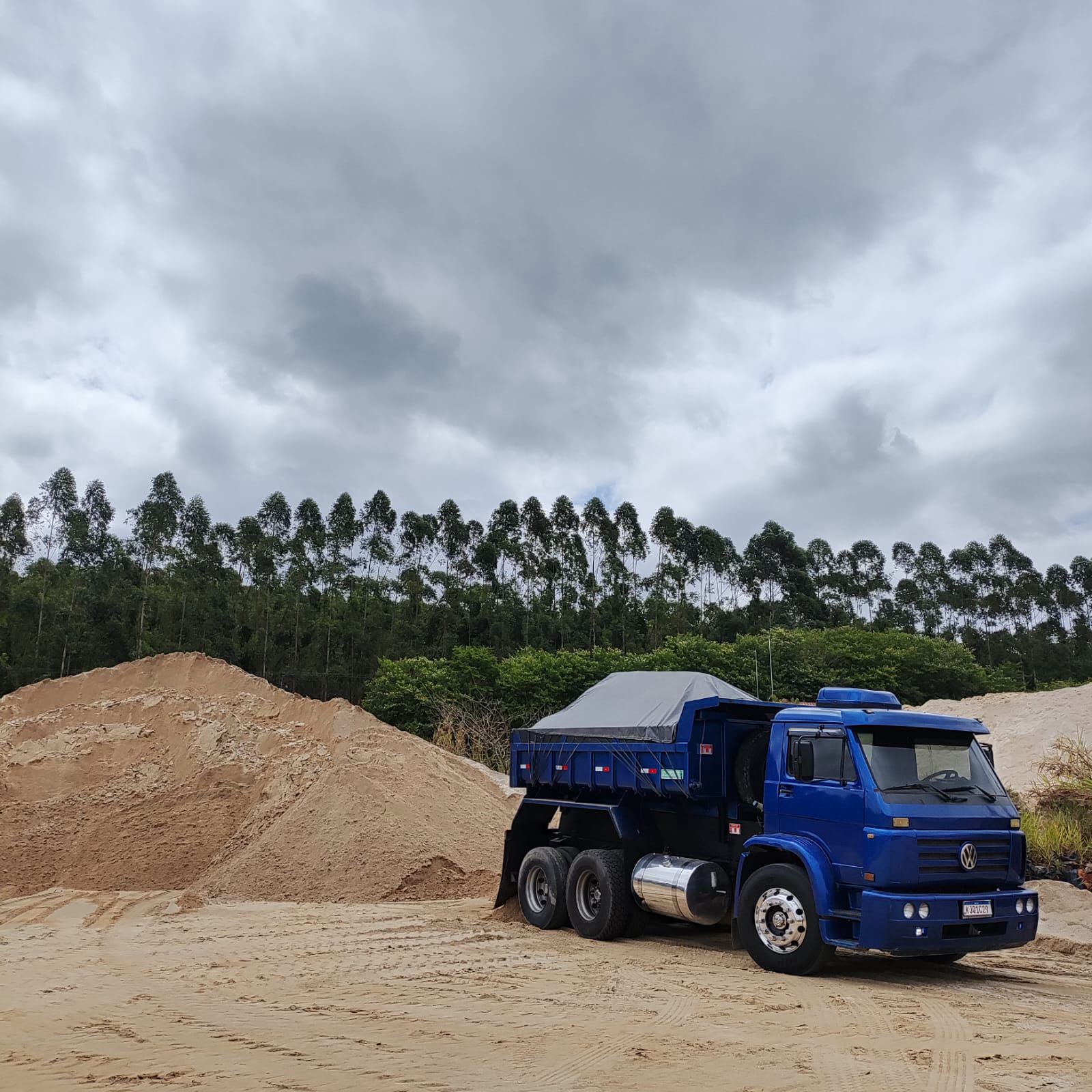 empresa hipólito areia e pedra focada em realizar sonhos e garantir sucesso em sua construção