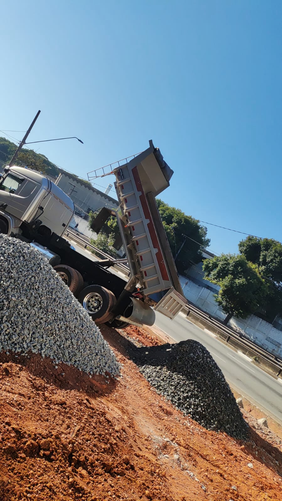 empresa hipólito areia e pedra focada em realizar sonhos e garantir sucesso em sua construção